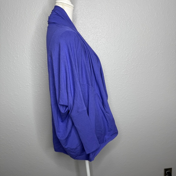Lululemon Athletica To & Flow Wrap Oversized  Blue Violet Cardigan size 6 -cp - Picture 5 of 8